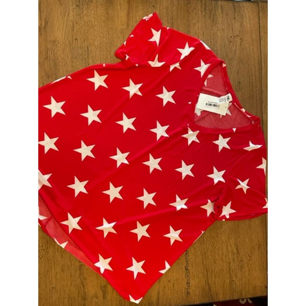 Sew in Love Red Stars V-Neck Tee NWT - 3X